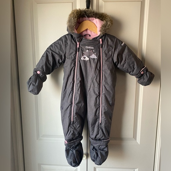 Oshkosh 1 piece snowsuit - 12 months - Picture 1 of 9
